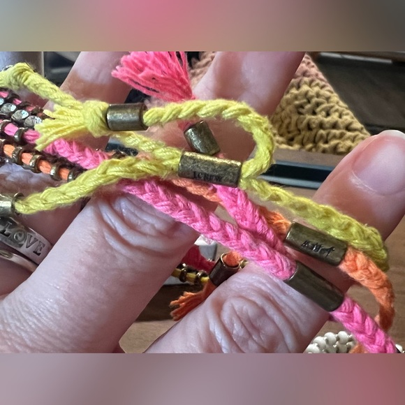 J. Crew Lot Of 5 Bracelets Neon Pink Yellow Orange Rhinestones & White Beads - Picture 8 of 12